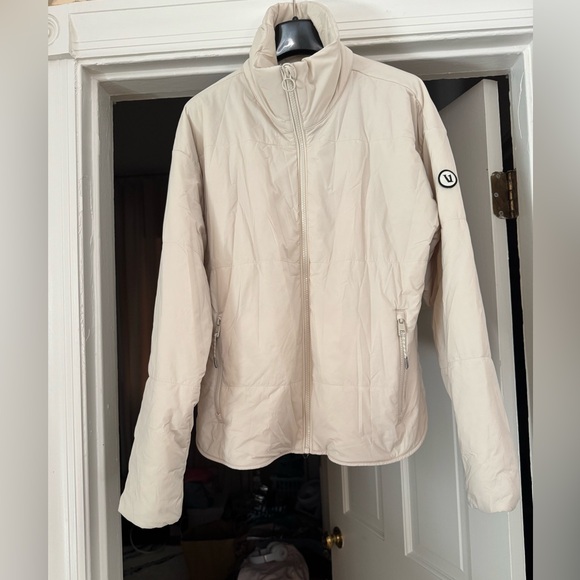 Vuori Women's Light Cream Puffer Jacket - Picture 1 of 4